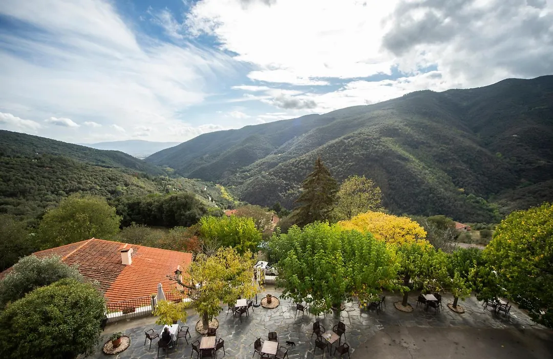 Hostal Montserrat-1